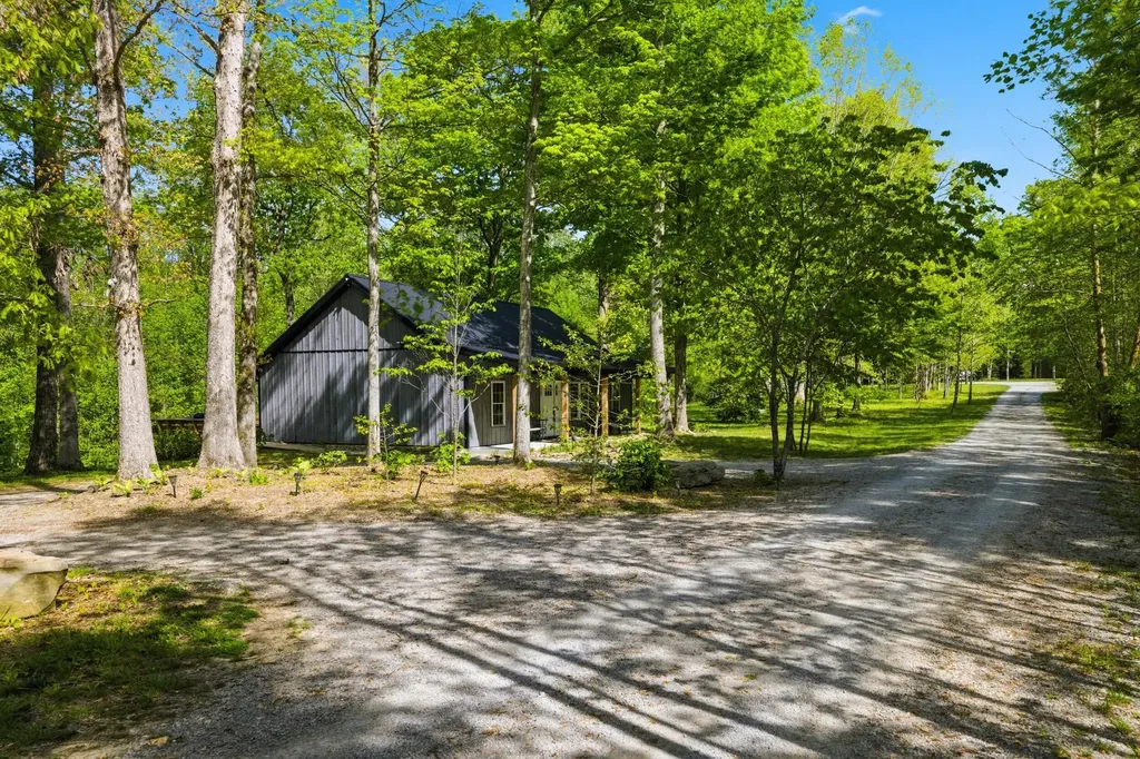 376 Shugars Hill Road Liberty KY 42539