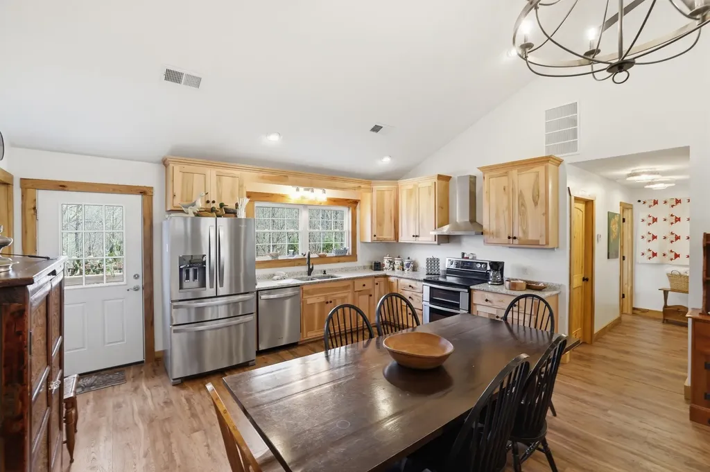 376 Shugars Hill Road Liberty KY 42539