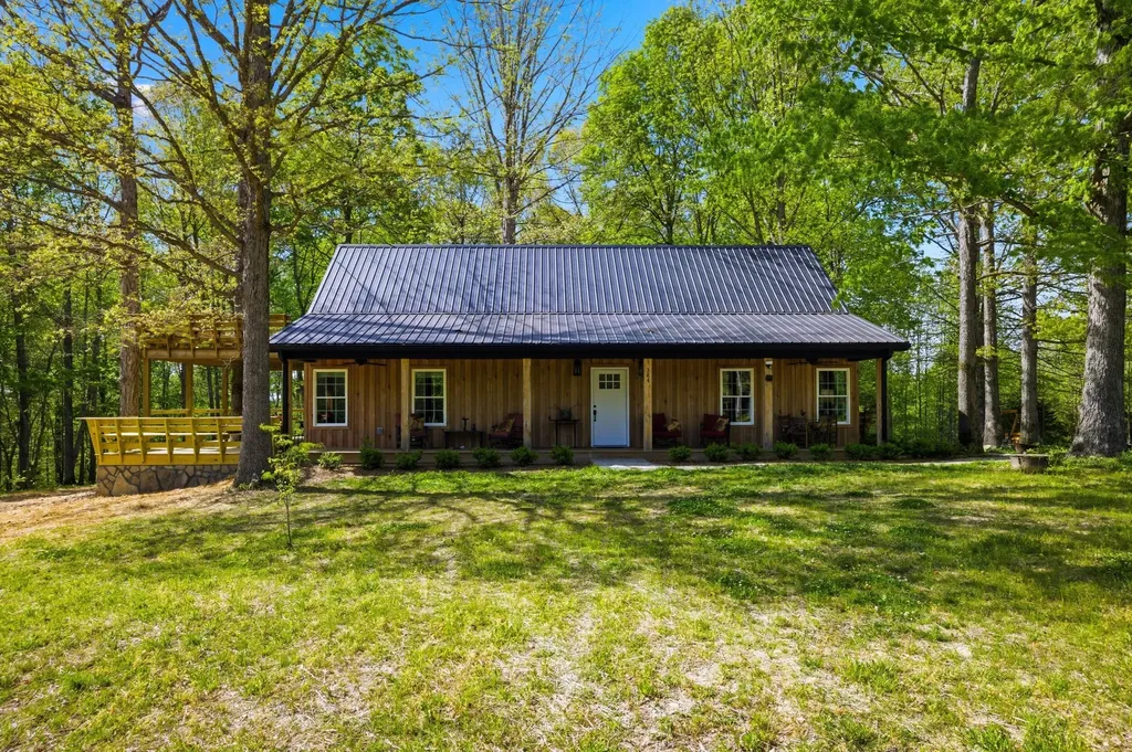 376 Shugars Hill Road Liberty KY 42539