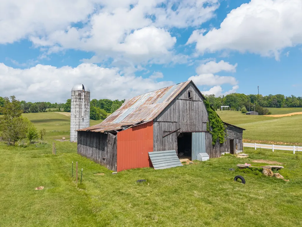 52 Wilson Loop Science Hill KY 42553