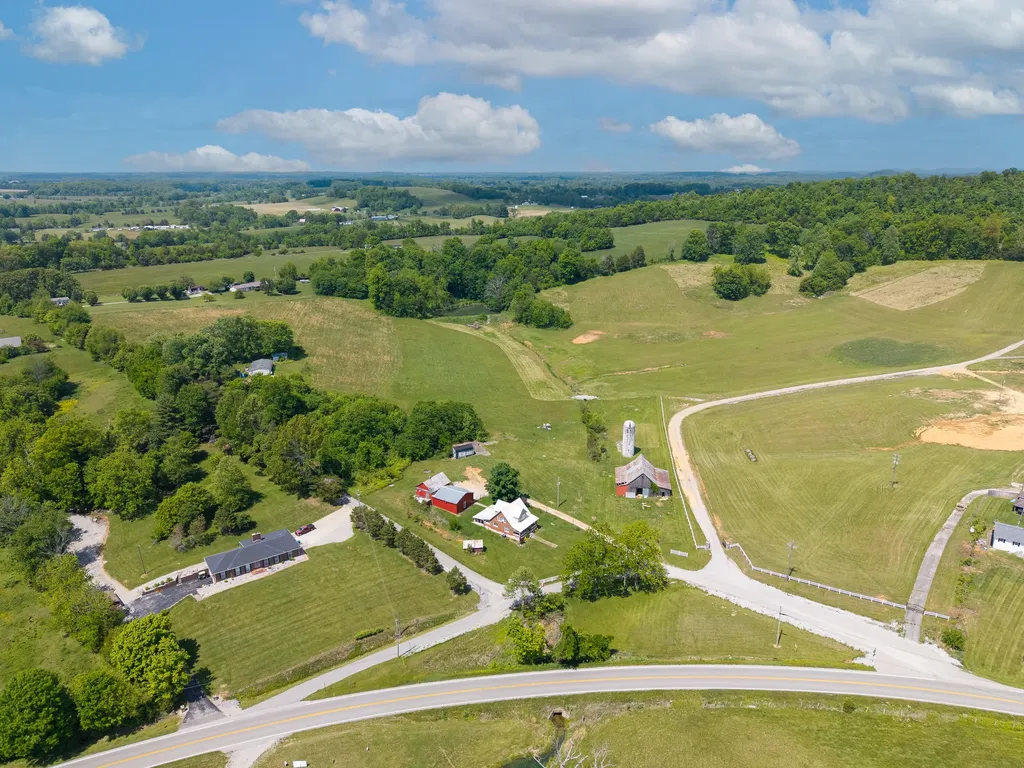 52 Wilson Loop Science Hill KY 42553