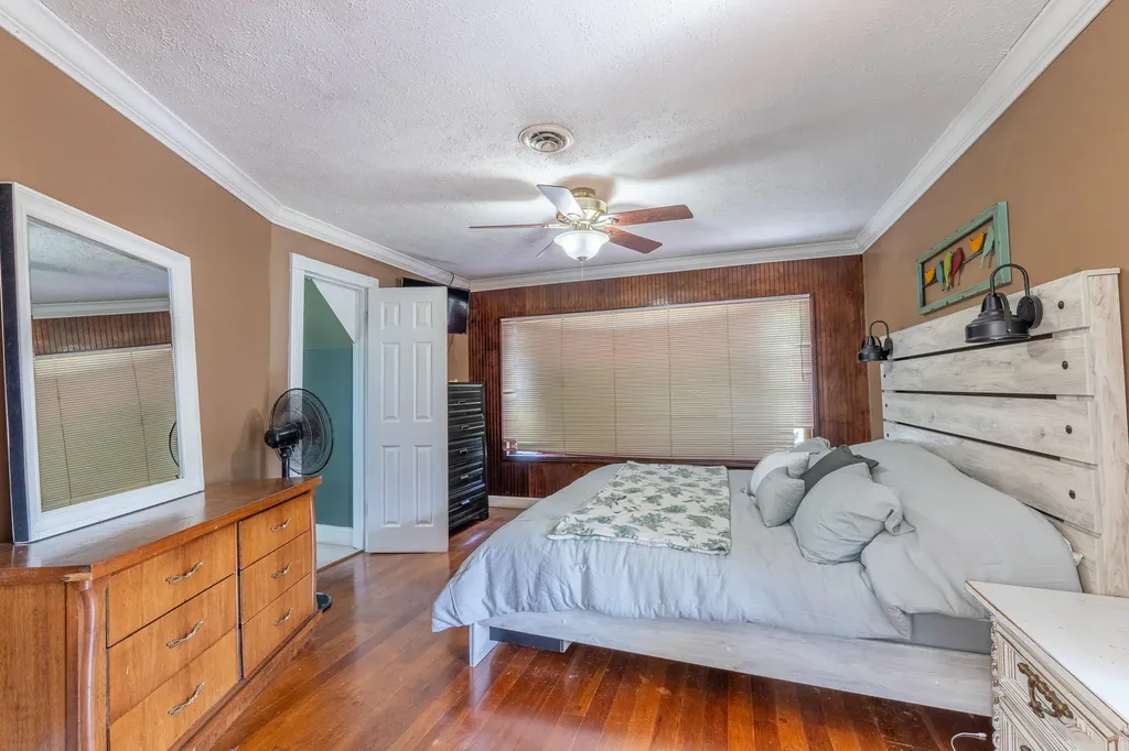 52 Wilson Loop Science Hill KY 42553