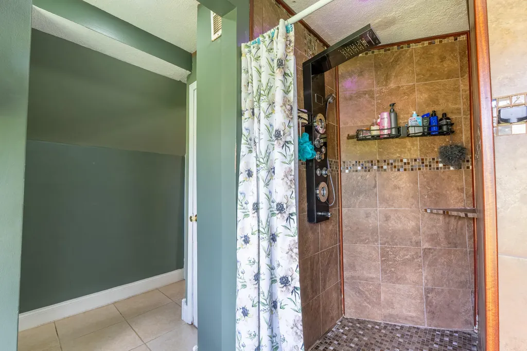 52 Wilson Loop Science Hill KY 42553