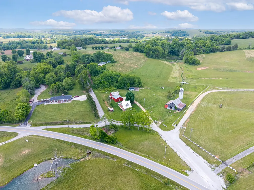 52 Wilson Loop Science Hill KY 42553