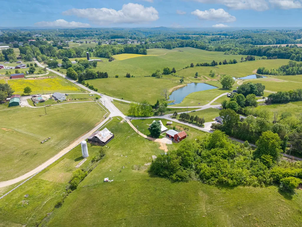 52 Wilson Loop Science Hill KY 42553