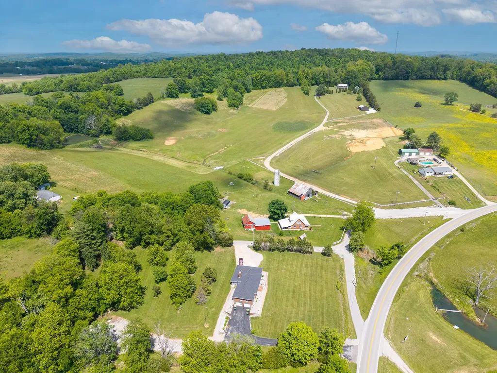 52 Wilson Loop Science Hill KY 42553