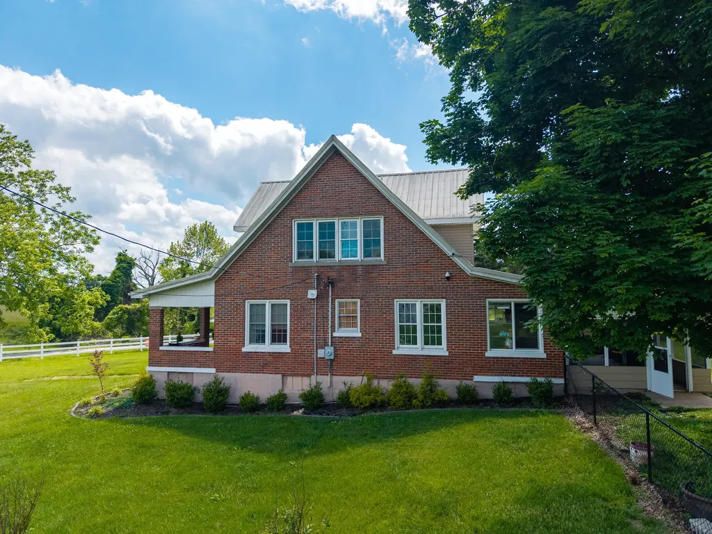 52 Wilson Loop Science Hill KY 42553