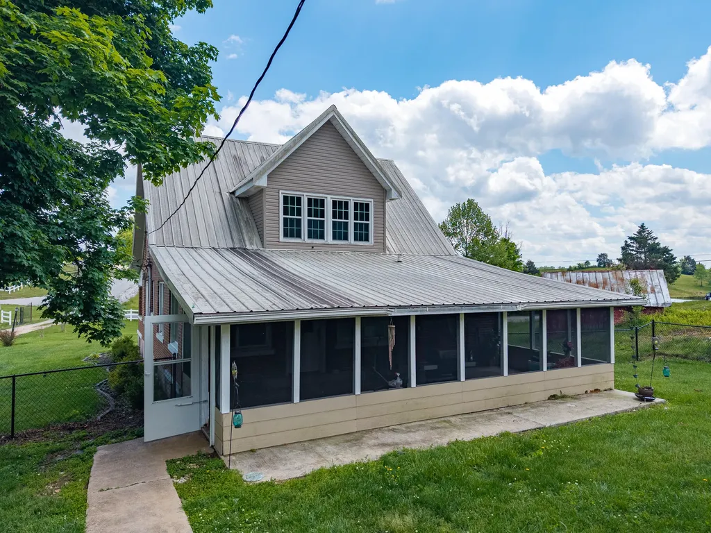 52 Wilson Loop Science Hill KY 42553