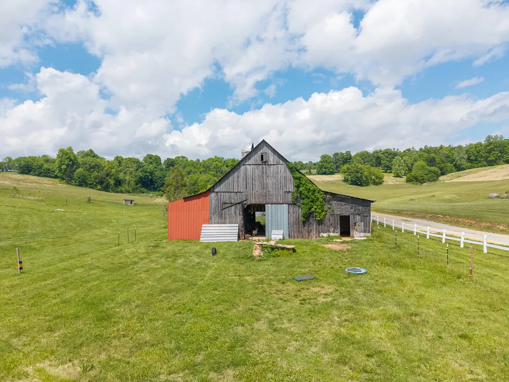 52 Wilson Loop Science Hill KY 42553