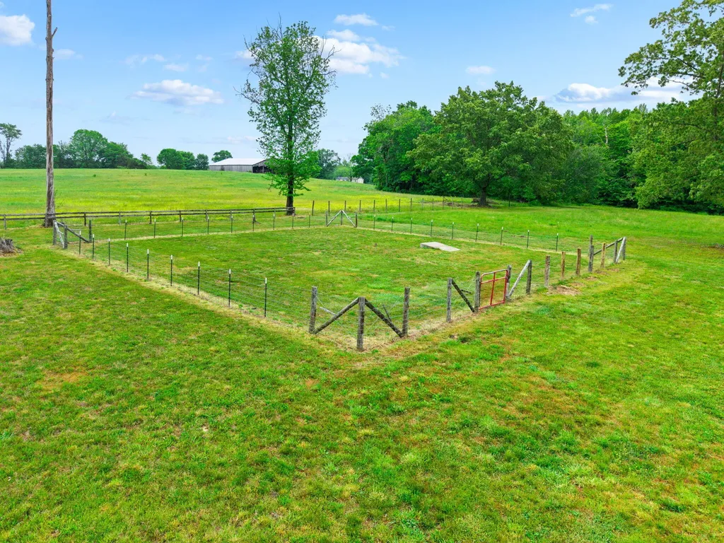 236 Whitaker Road Eubank KY 42567