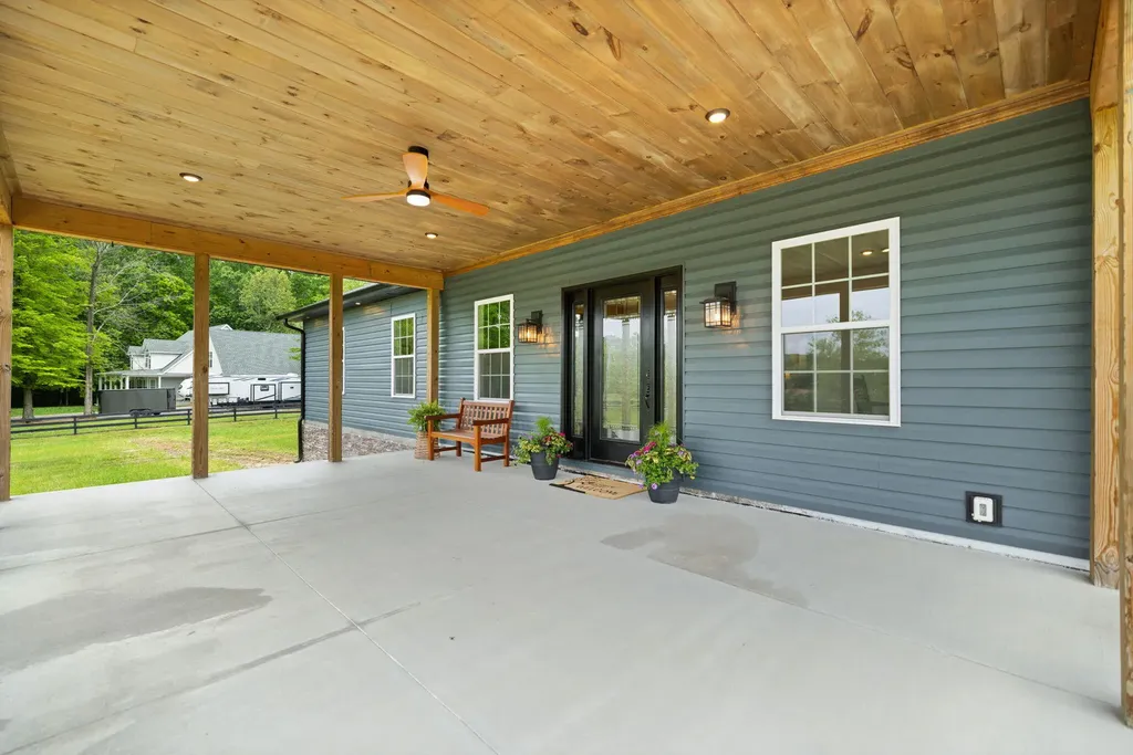 236 Whitaker Road Eubank KY 42567