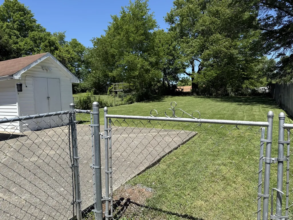 1513 E Irvine Street Richmond KY 40475