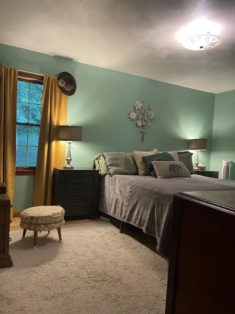 380 Daniels Creek Banner KY 41603