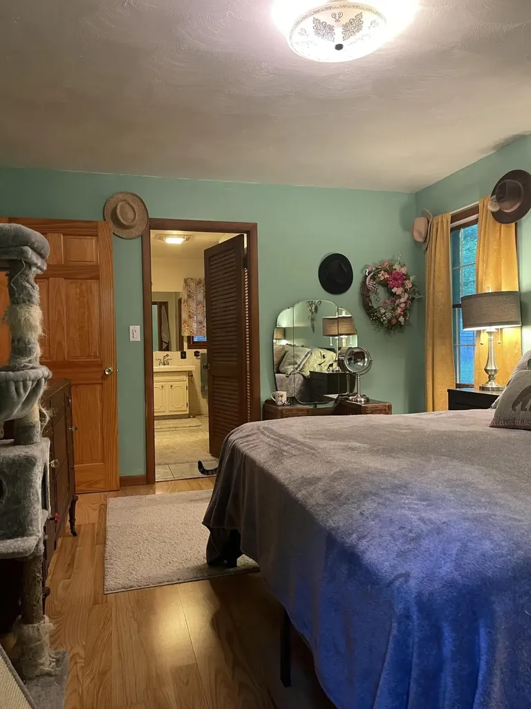 380 Daniels Creek Banner KY 41603