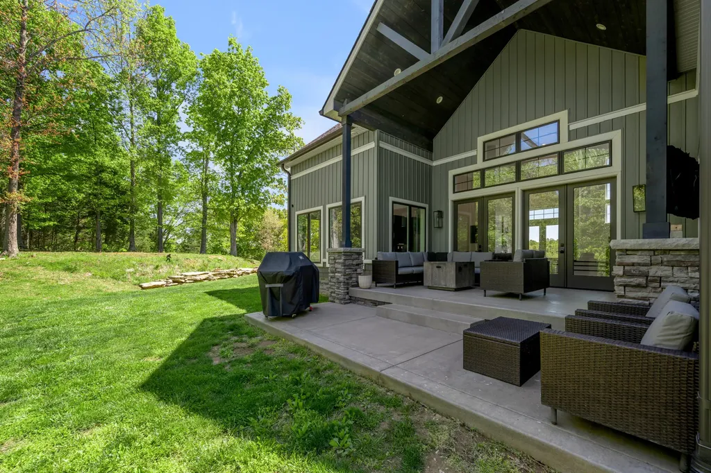 2700 Sulphur Lick Road Willisburg KY 40078