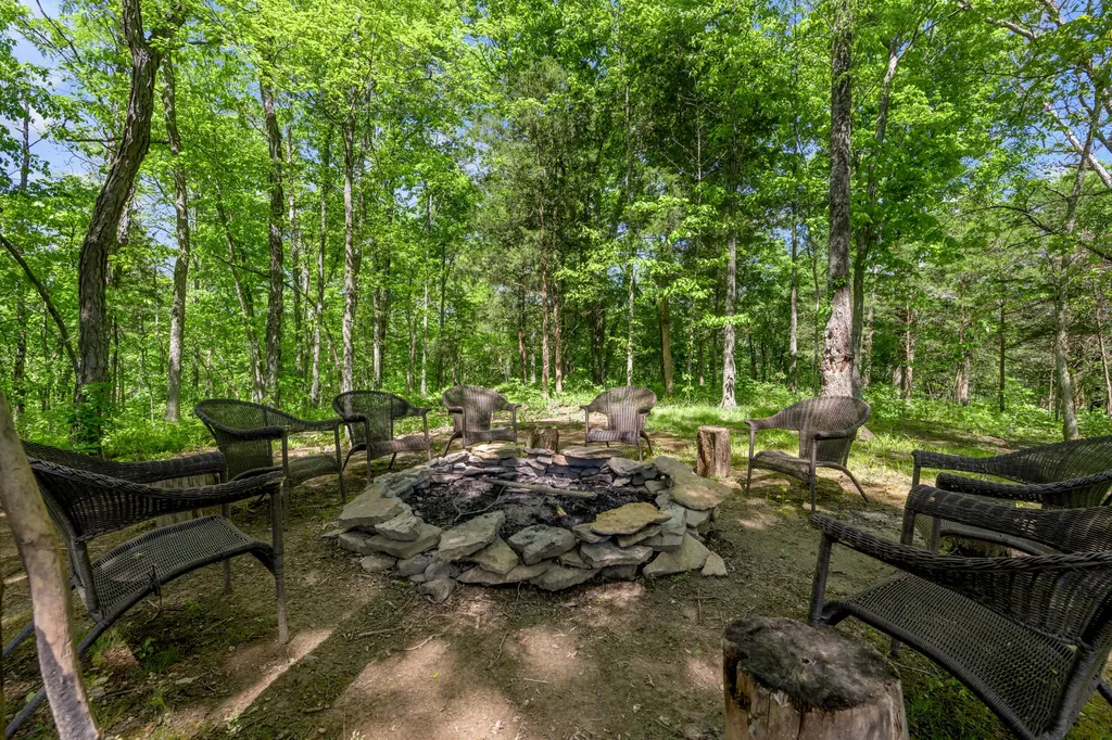 2700 Sulphur Lick Road Willisburg KY 40078