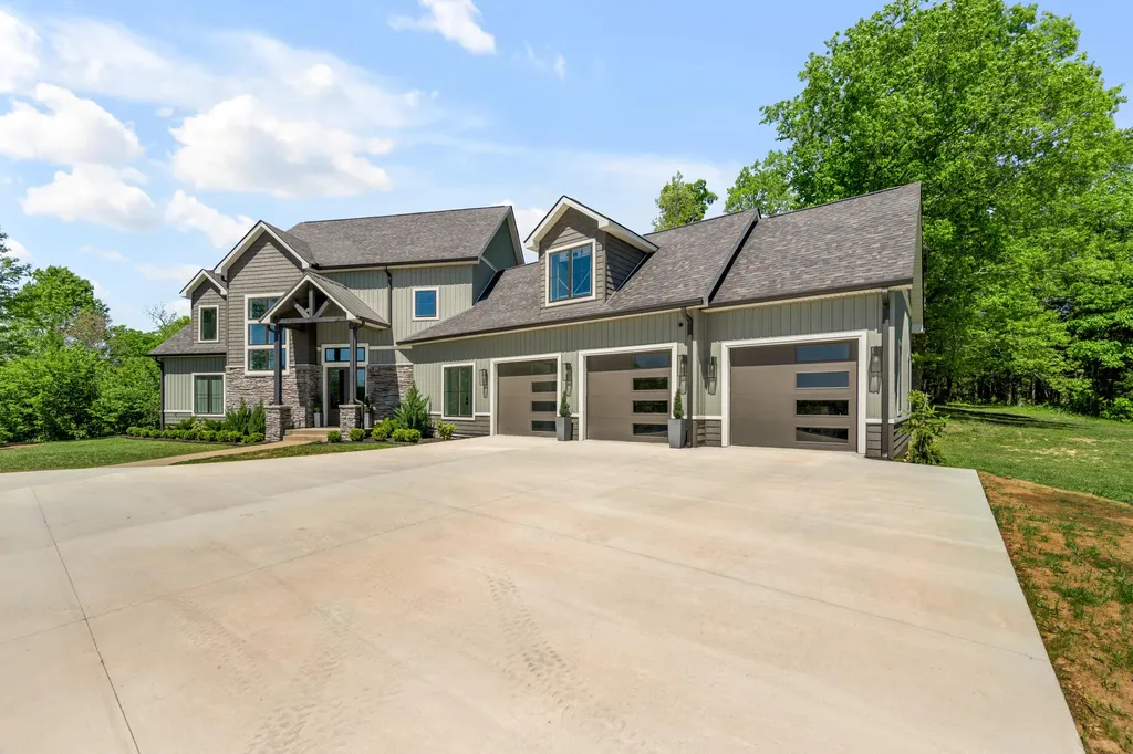 2700 Sulphur Lick Road Willisburg KY 40078