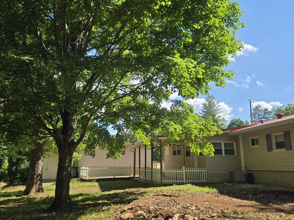 180 Beauchamp Boulevard Somerset KY 42503