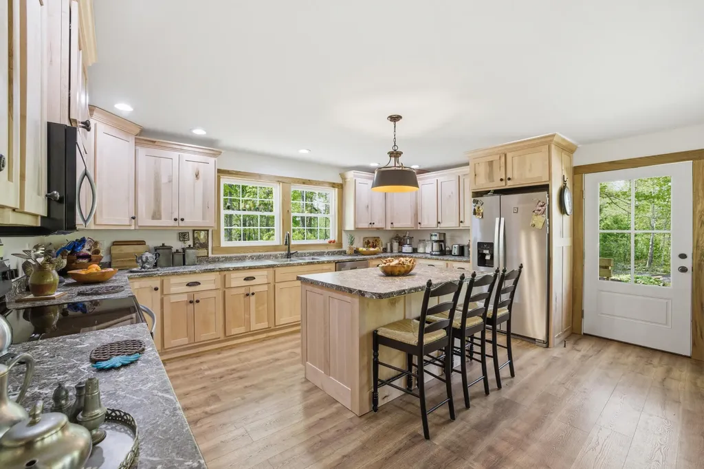 376 Shugars Hill Road Liberty KY 42539