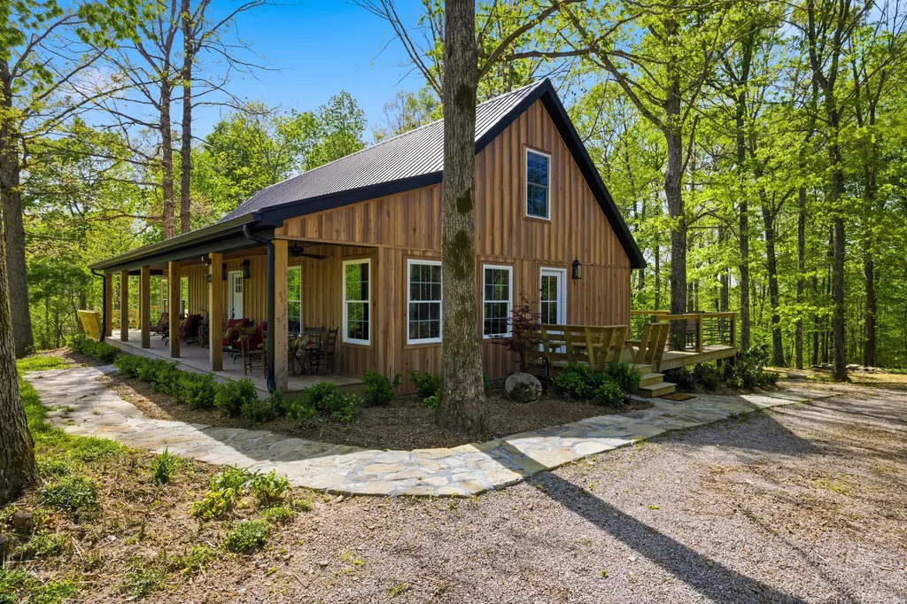 376 Shugars Hill Road Liberty KY 42539
