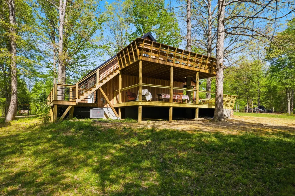 376 Shugars Hill Road Liberty KY 42539