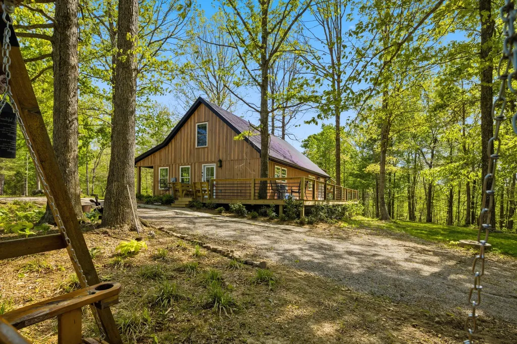 376 Shugars Hill Road Liberty KY 42539