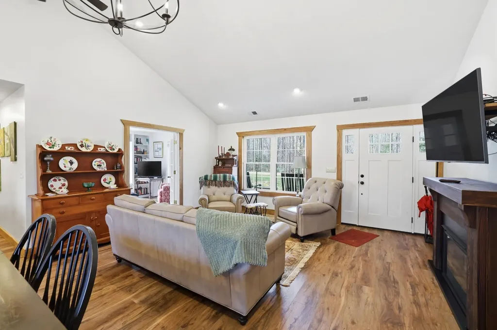 376 Shugars Hill Road Liberty KY 42539