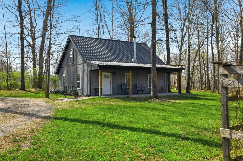 376 Shugars Hill Road Liberty KY 42539