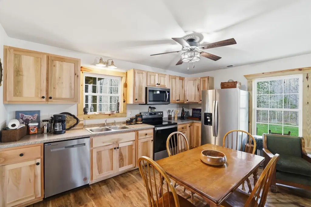 376 Shugars Hill Road Liberty KY 42539