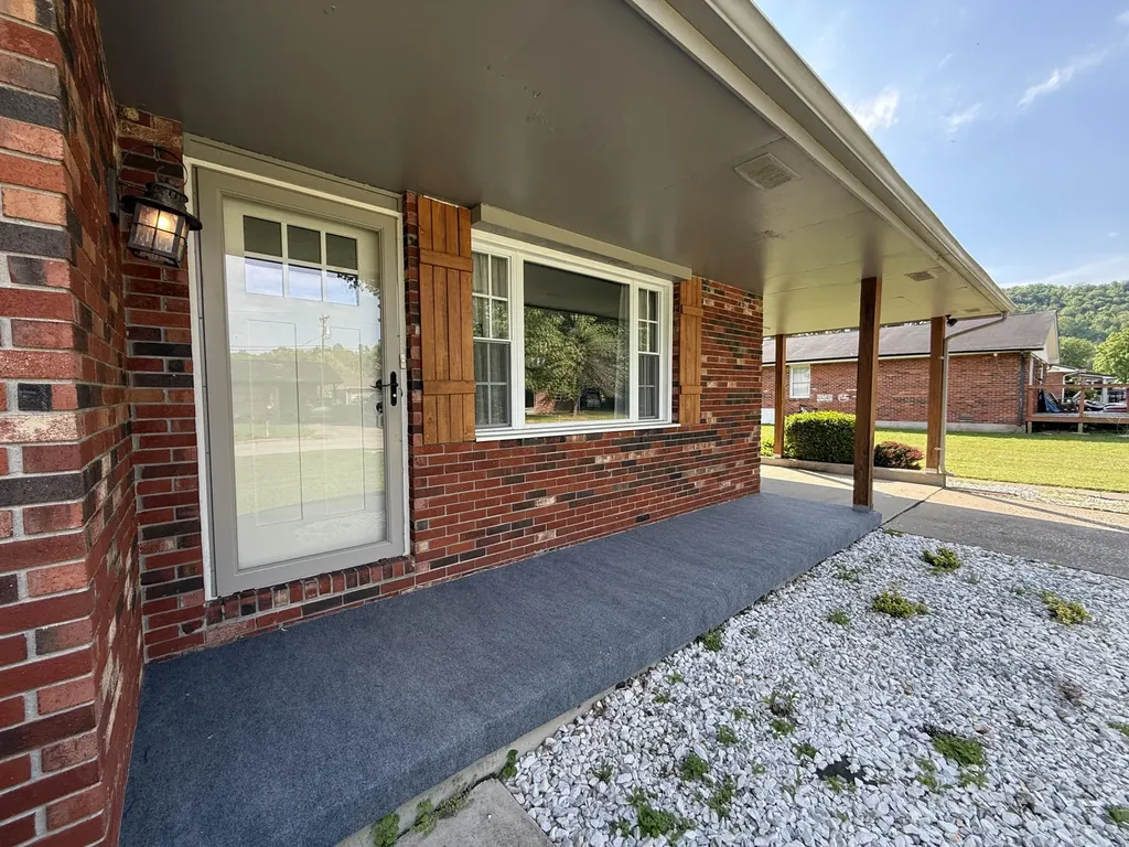152 Roxanne Street Clearfield KY 40313