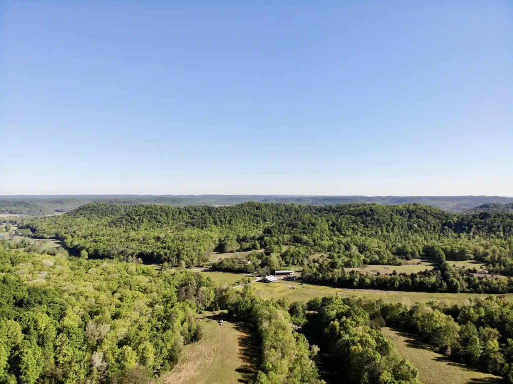 1170 E Doe Creek Road Liberty KY 42539