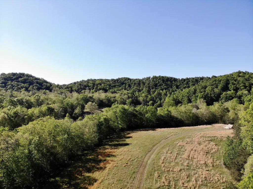 1170 E Doe Creek Road Liberty KY 42539