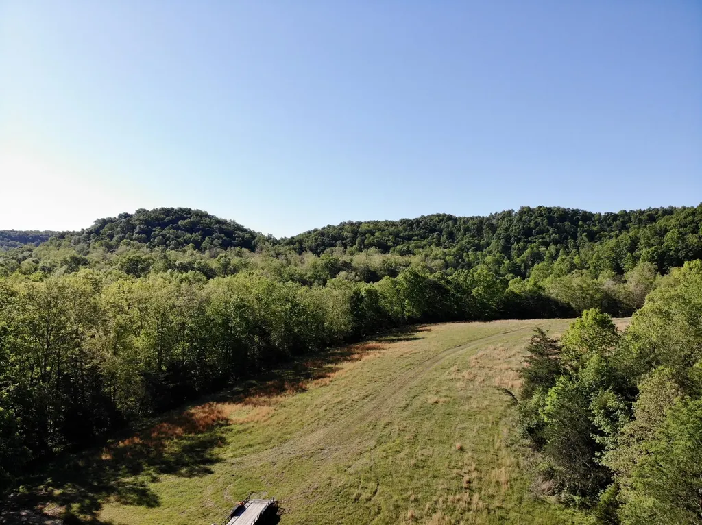 1170 E Doe Creek Road Liberty KY 42539
