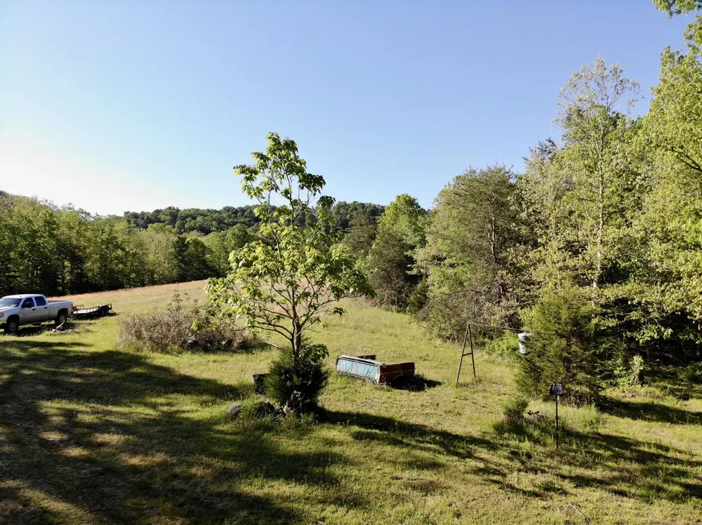 1170 E Doe Creek Road Liberty KY 42539