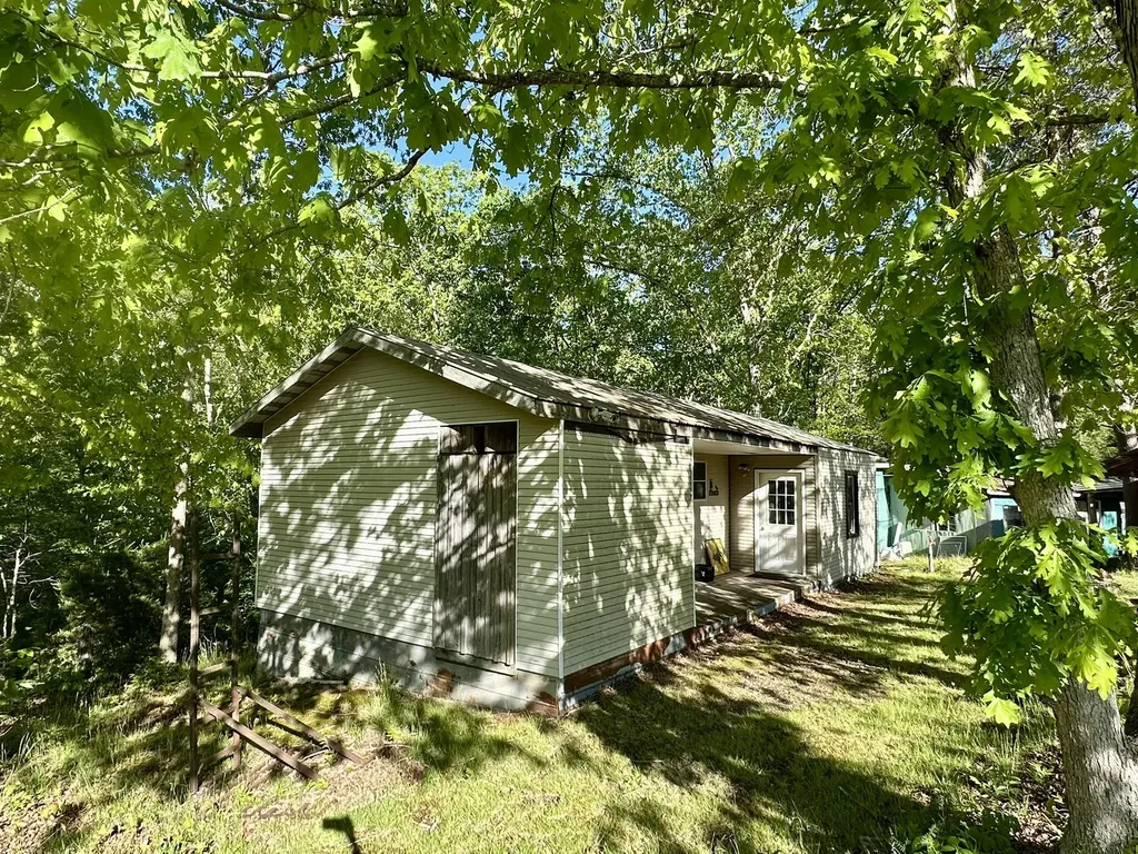 1170 E Doe Creek Road Liberty KY 42539