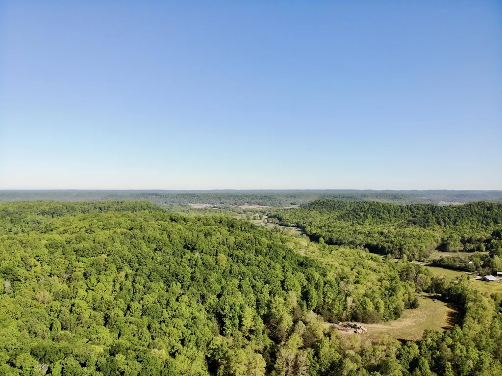 1170 E Doe Creek Road Liberty KY 42539