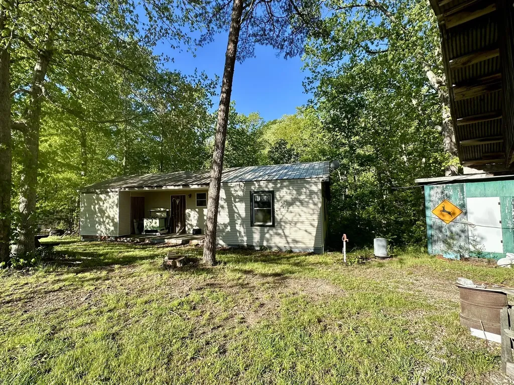 1170 E Doe Creek Road Liberty KY 42539