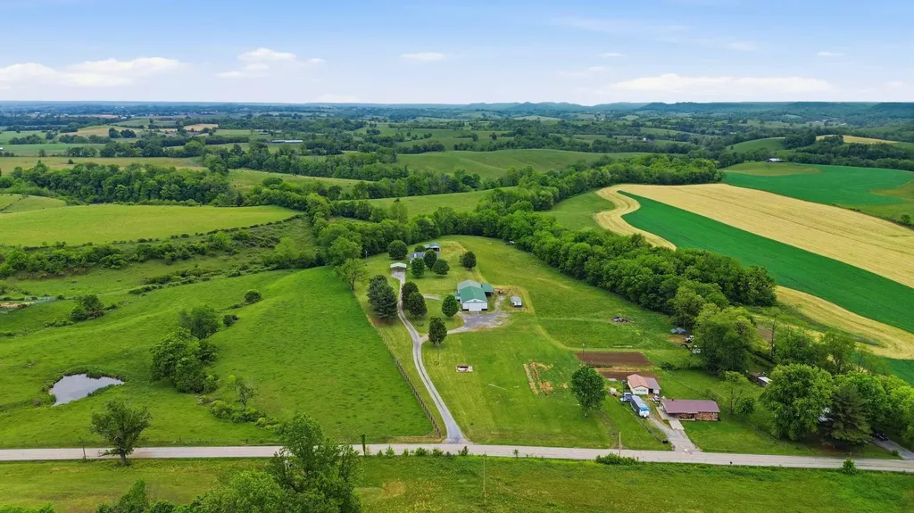 04330 Kentucky 906 Hustonville KY 40437
