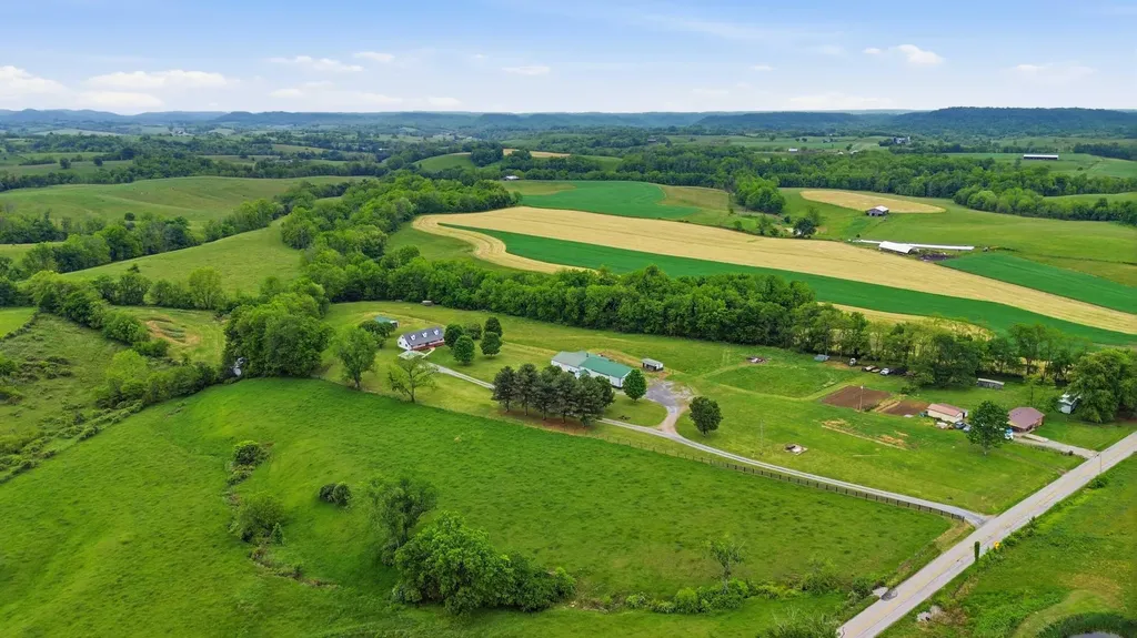 04330 Kentucky 906 Hustonville KY 40437