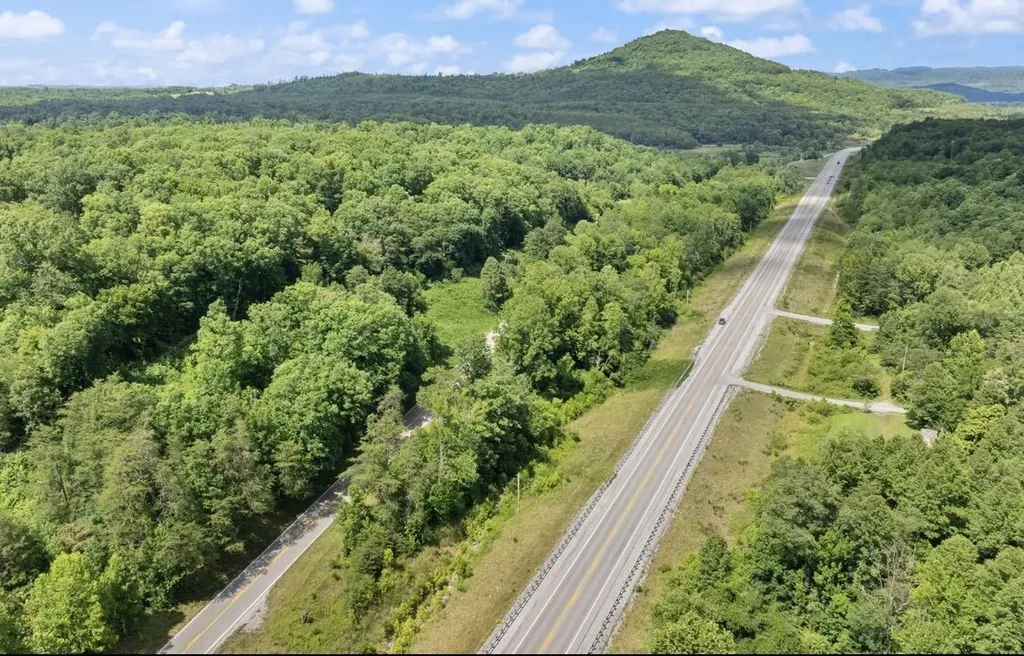 7611 Highway 1044 Pine Knot KY 42635