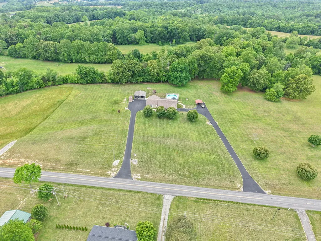 5764 E Kentucky 619 Russell Springs KY 42642