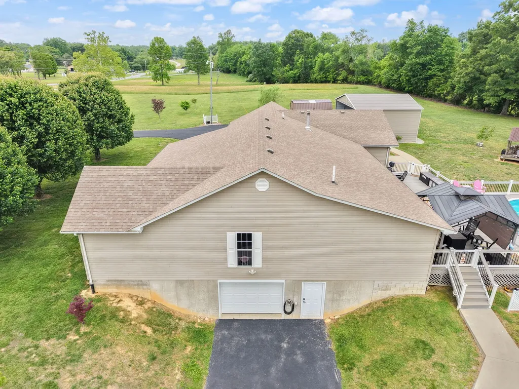 5764 E Kentucky 619 Russell Springs KY 42642