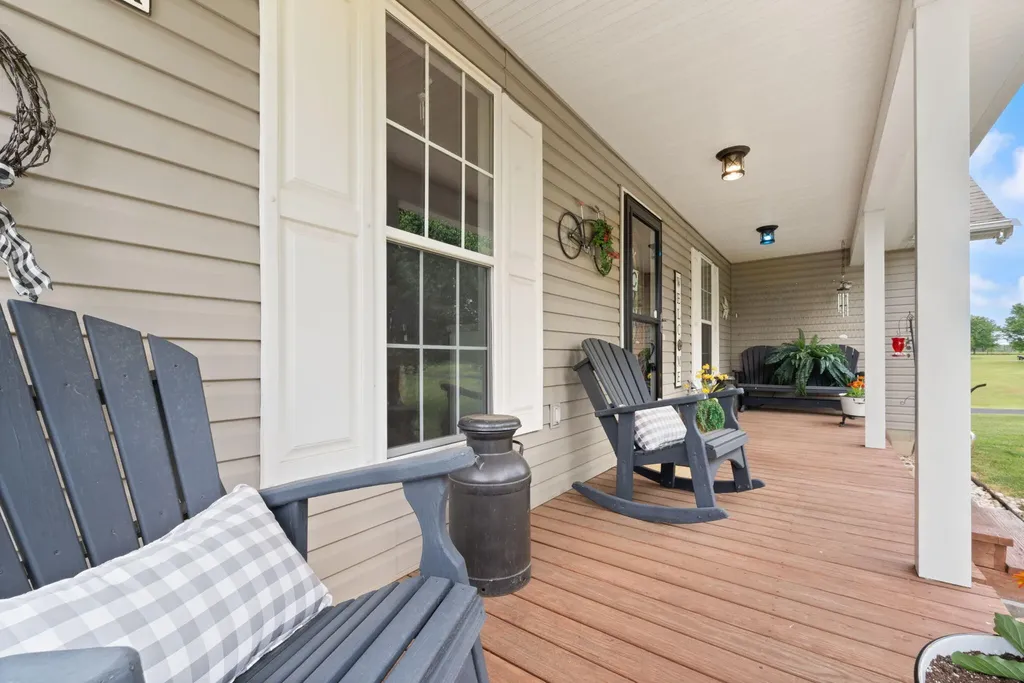 5764 E Kentucky 619 Russell Springs KY 42642