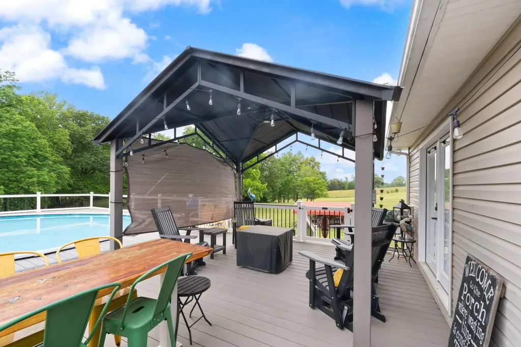 5764 E Kentucky 619 Russell Springs KY 42642