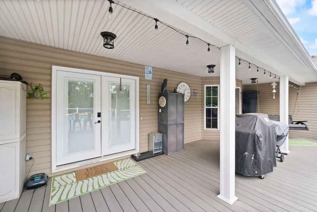 5764 E Kentucky 619 Russell Springs KY 42642