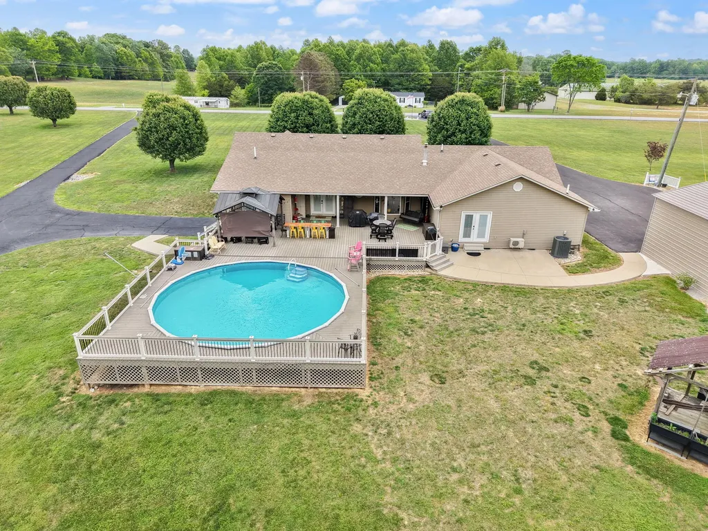 5764 E Kentucky 619 Russell Springs KY 42642