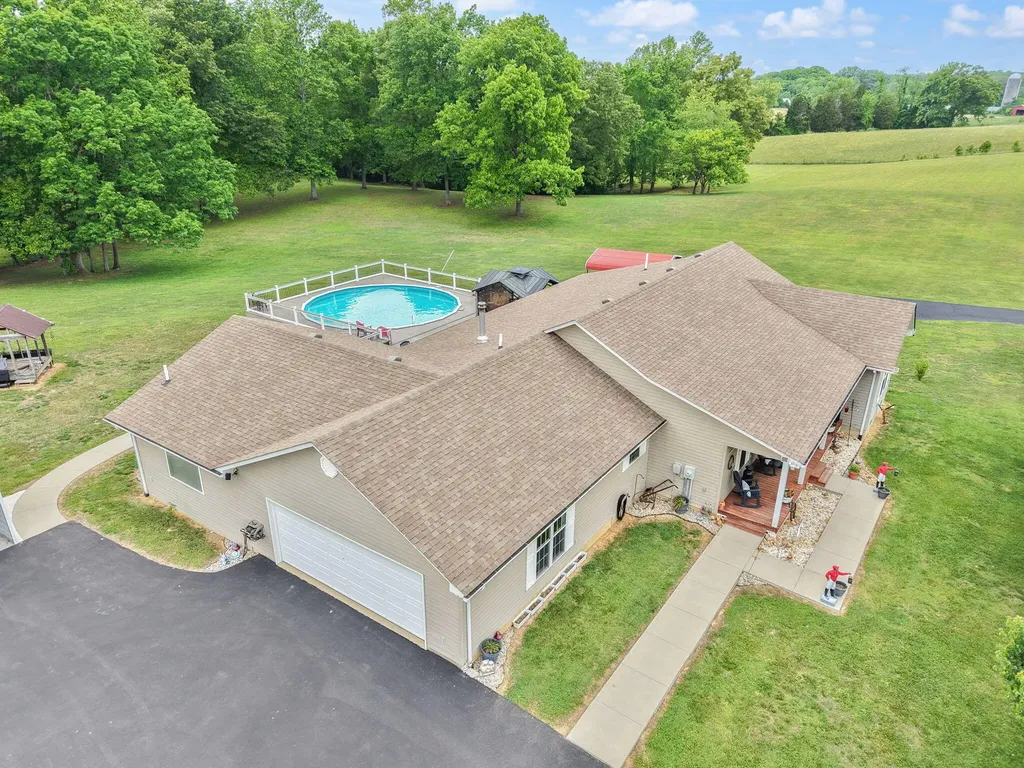 5764 E Kentucky 619 Russell Springs KY 42642