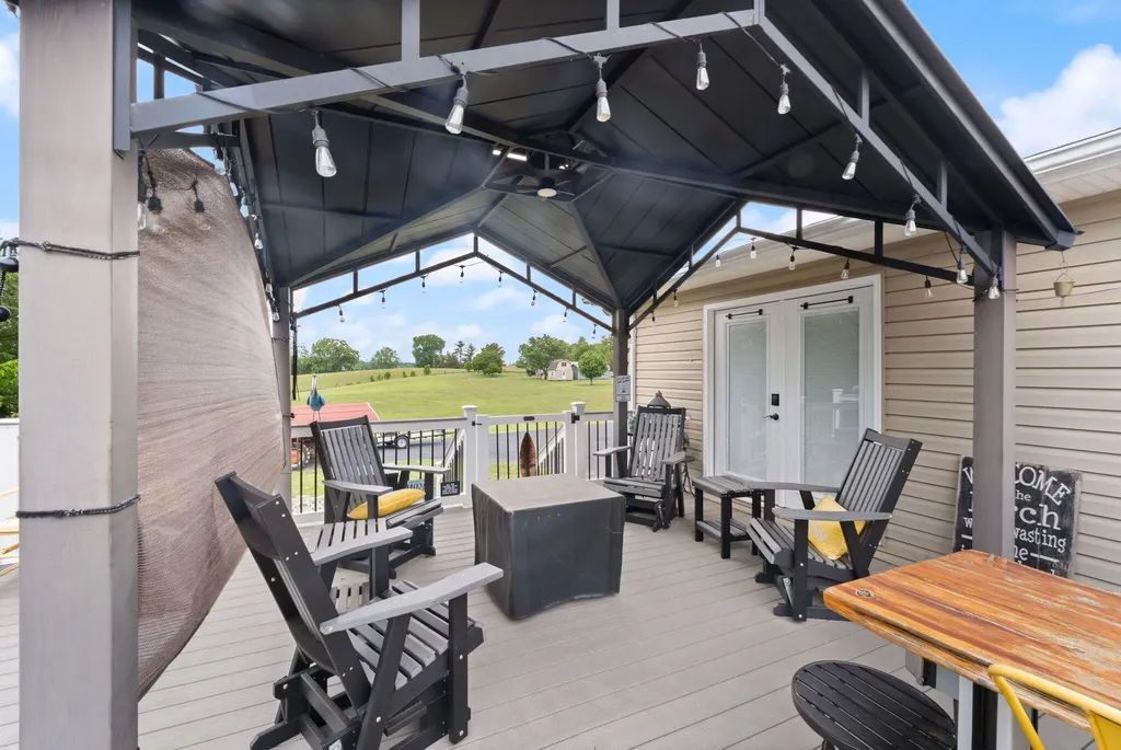 5764 E Kentucky 619 Russell Springs KY 42642