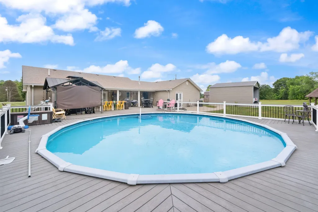 5764 E Kentucky 619 Russell Springs KY 42642