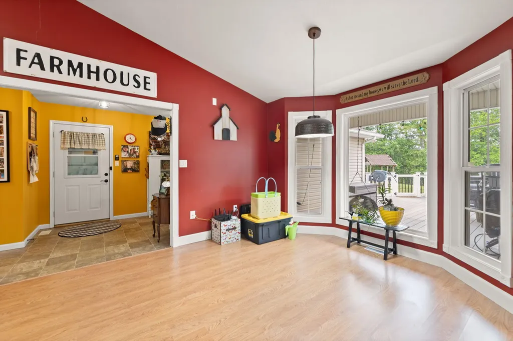 5764 E Kentucky 619 Russell Springs KY 42642